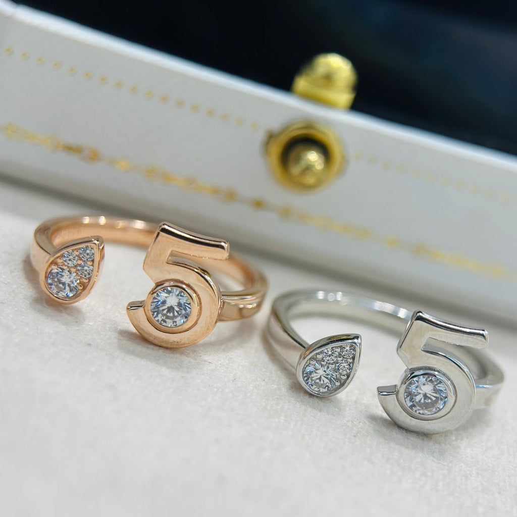 Chanel No.5 18K Gold Ring product image 1, provided for visual reference and product detail review