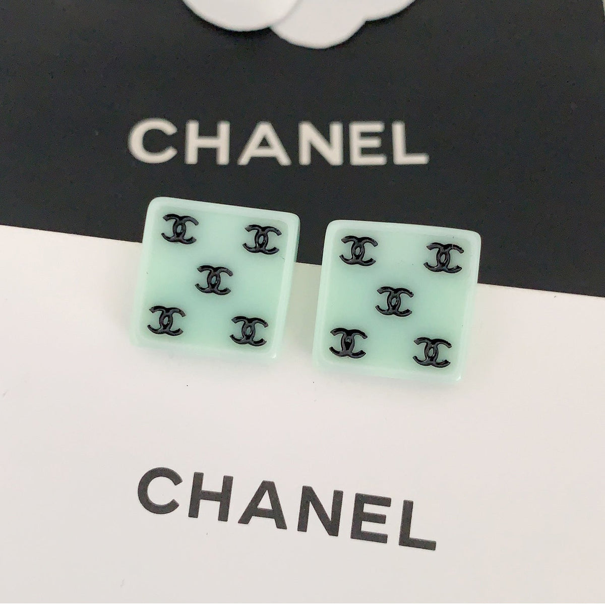 Chanel Green Resin 18K Gold Earrings product image 1, provided for visual reference and product detail review