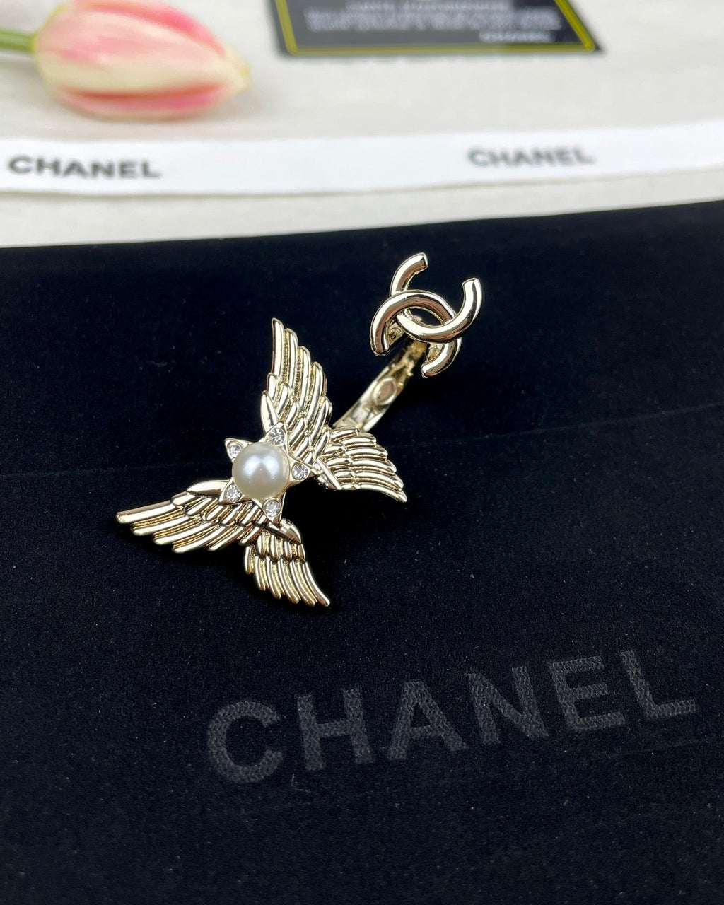 Chanel Butterfly Open 18K Gold Ring product image 3, provided for visual reference and product detail review