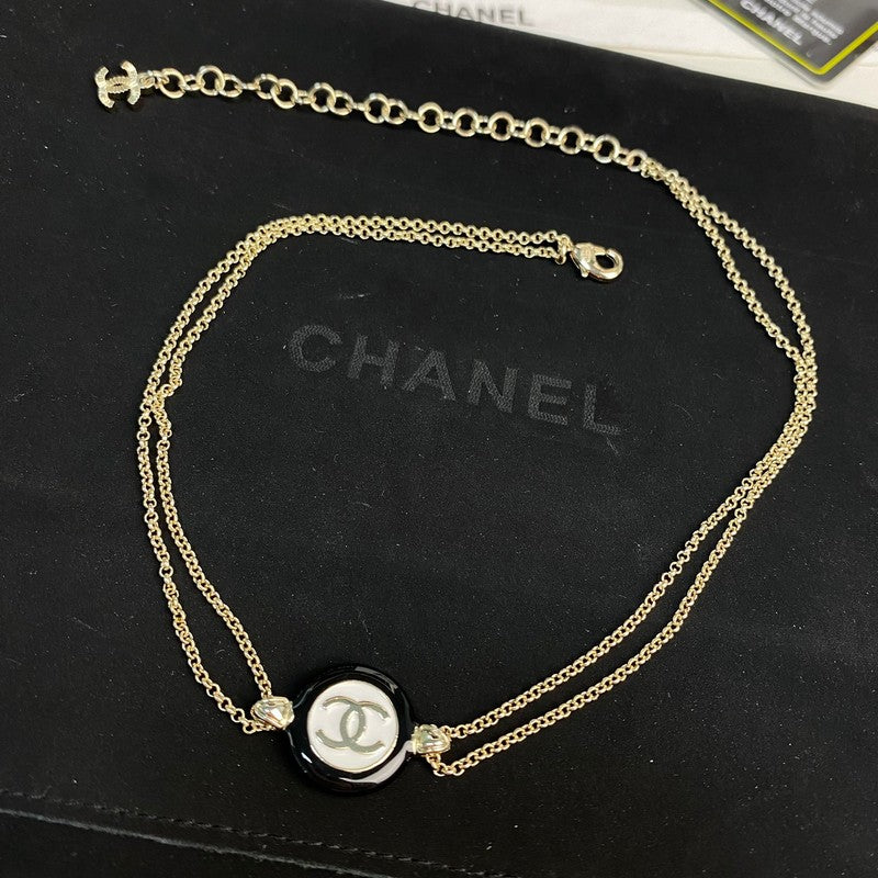 Chanel Chain Choker 18K Gold Necklace product image 3, provided for visual reference and product detail review