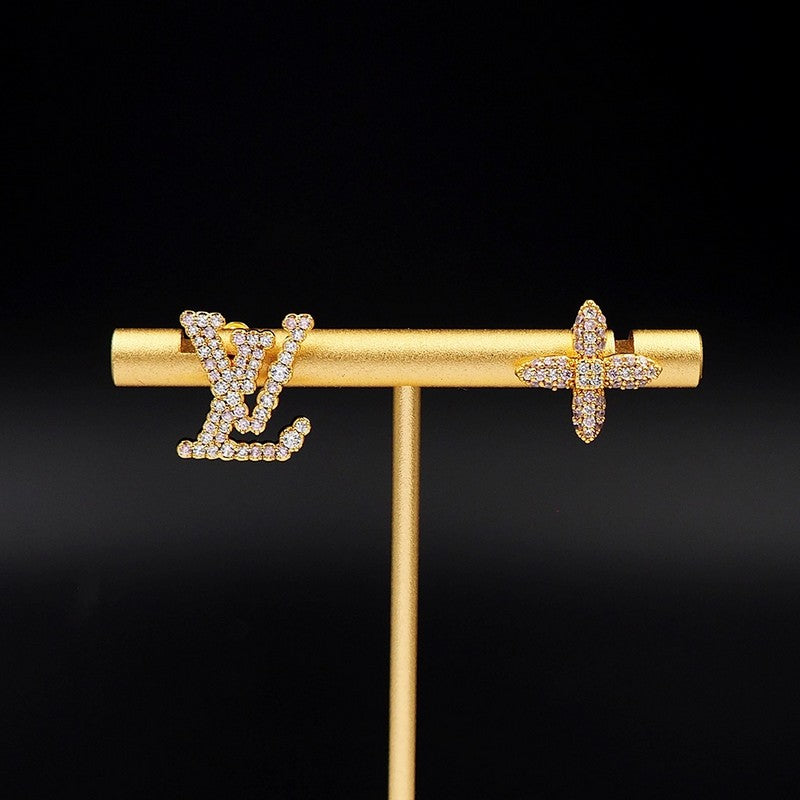 Louis Vuitton Iconic Tr ̈¦sor 18K Gold Earrings product image 4, provided for visual reference and product detail review