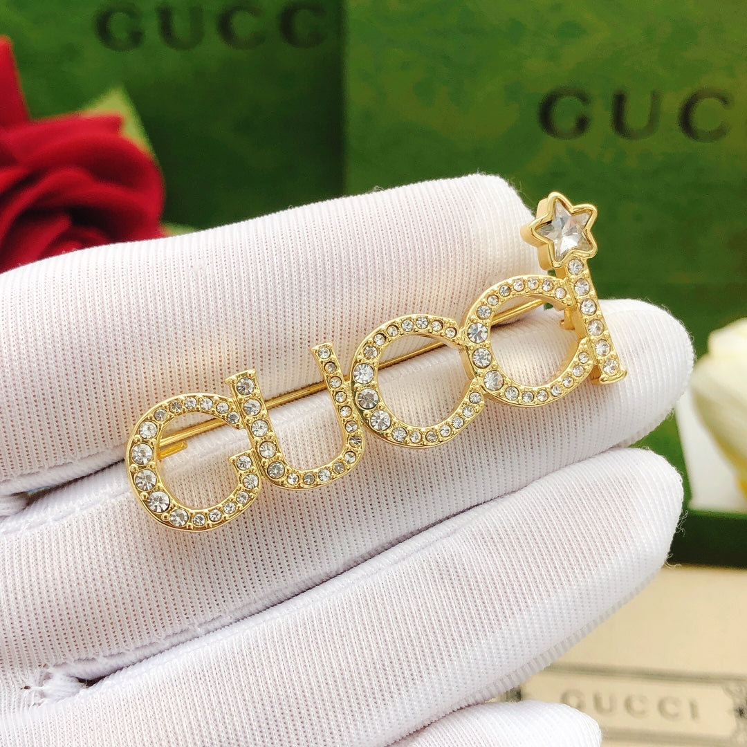 Gucci Double Diamonds 18K Gold Brooch product image 4, provided for visual reference and product detail review