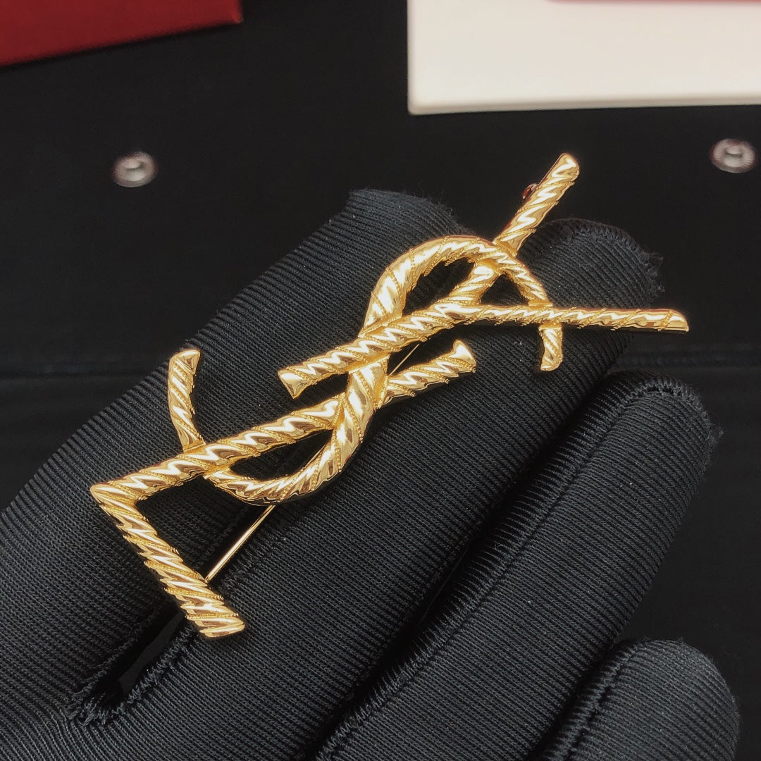 YSL Gold 18K Gold Brooch product image 3, provided for visual reference and product detail review