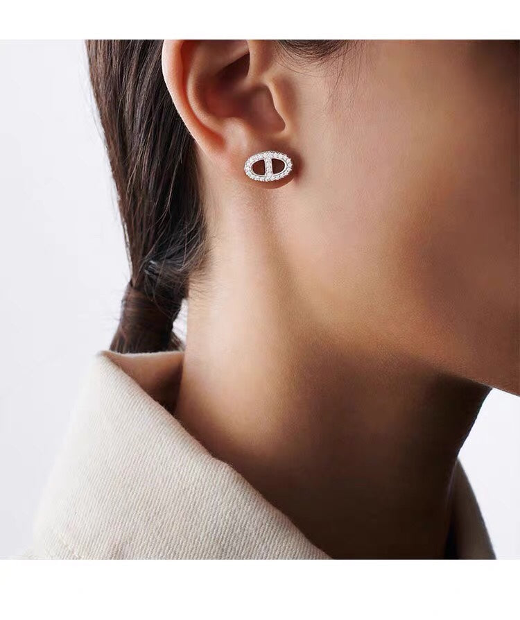 Hermes Farandole Diamond 18K Gold Earrings product image 5, provided for visual reference and product detail review