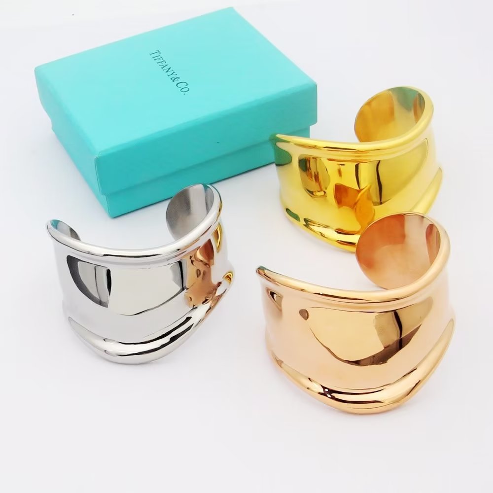 Tiffany Elsa Peretti Small Bone Cuff 18K Gold Bracelet product image 4, provided for visual reference and product detail