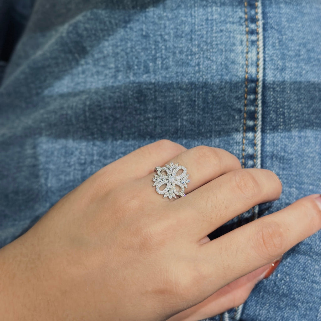 Tiffany Vinatge Flower 18K Gold Ring product image 3, provided for visual reference and product detail review