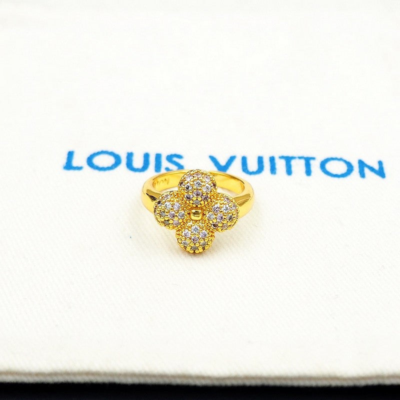 Louis Vuitton Louisa 18K Gold Ring product image 14, provided for visual reference and product detail review