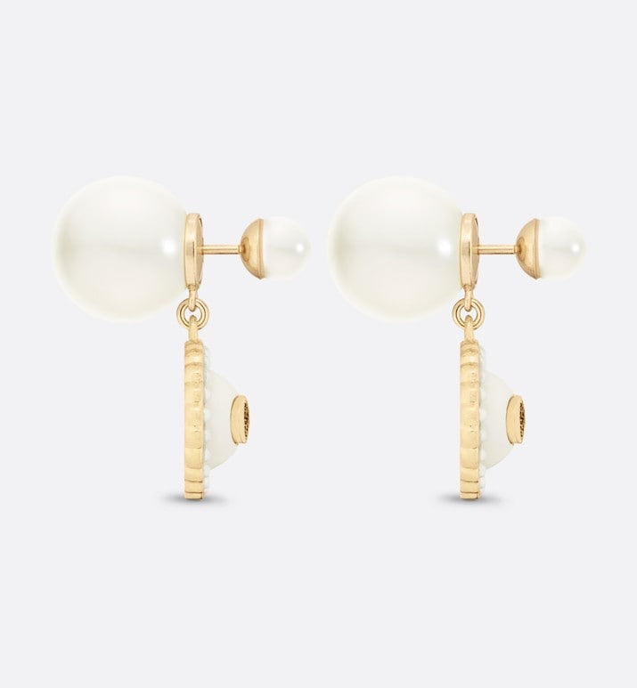 Dior Pearls 18K Gold Earrings product image 4, provided for visual reference and product detail review