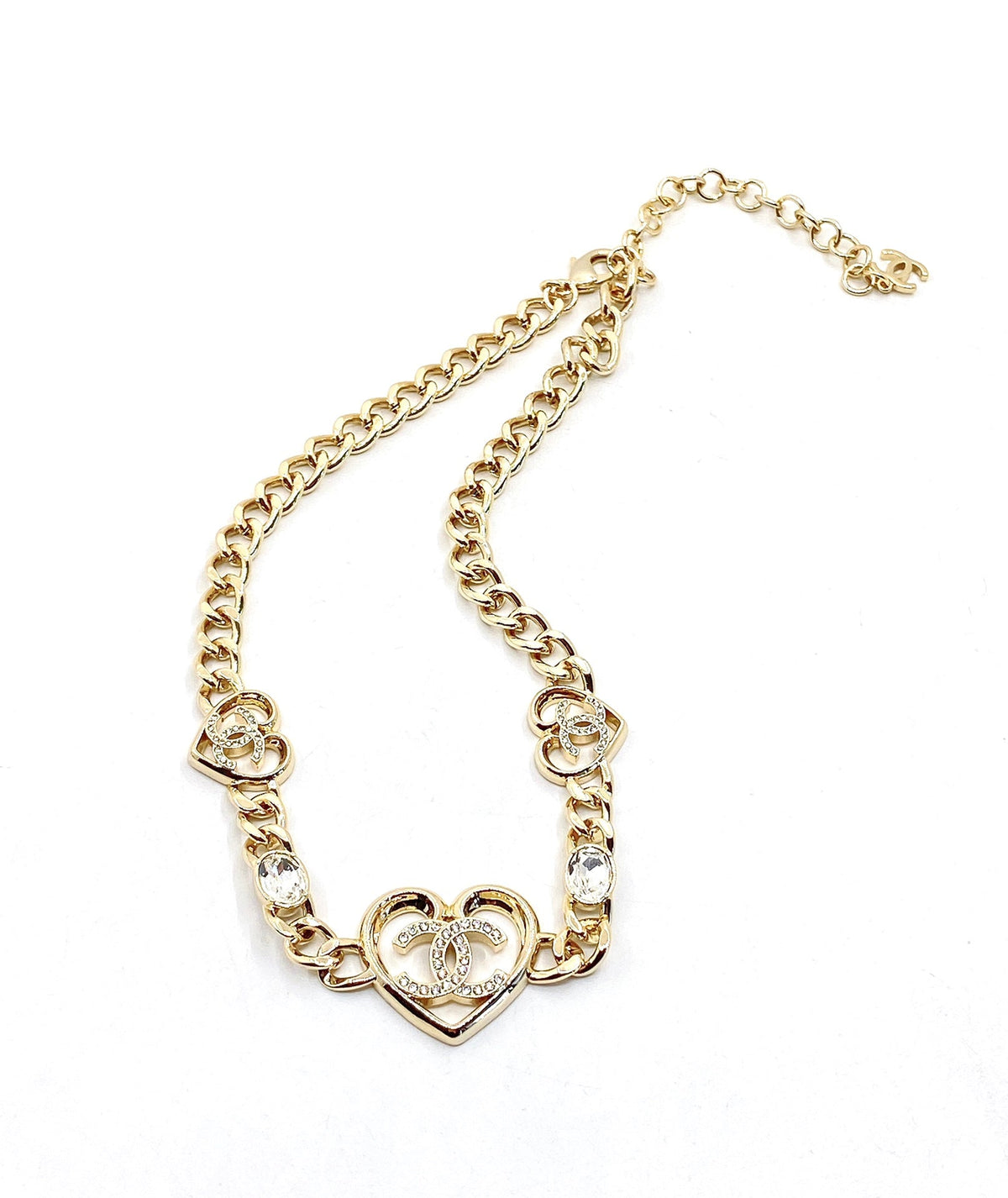 Chanel Heart Diamonds Chain 18K Gold Necklace product image 3, provided for visual reference and product detail review