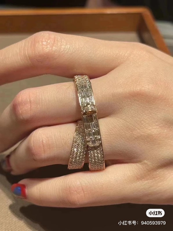 Hermes Kelly Gavroche Double 18K Gold Ring product image 5, provided for visual reference and product detail review