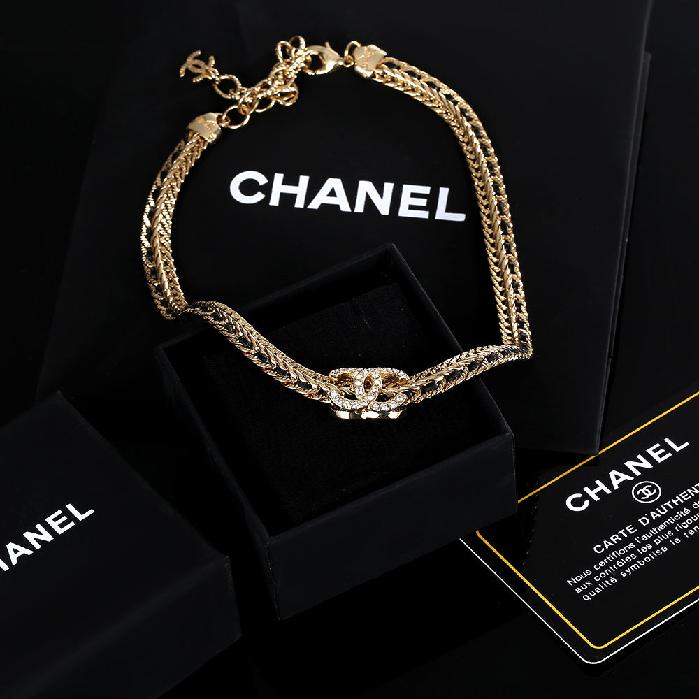 Chanel Strass Chain Choker 18K Gold Necklace product image 3, provided for visual reference and product detail review