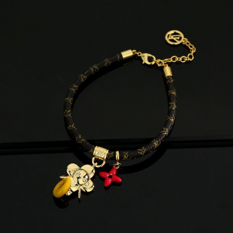 Louis Vuitton Circle 18K Gold Bracelet product image 3, provided for visual reference and product detail review