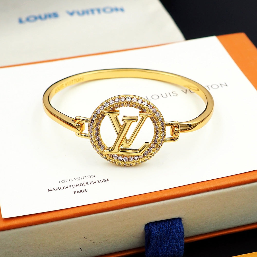 Louis Vuitton Louise Tresor 18K Gold Bracelet product image 7, provided for visual reference and product detail review