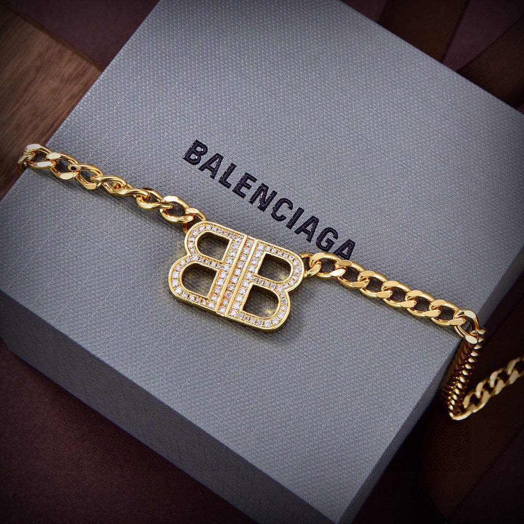 Balenciaga Icon Chain Diamonds 18K Gold Necklace product image 4, provided for visual reference and product detail review