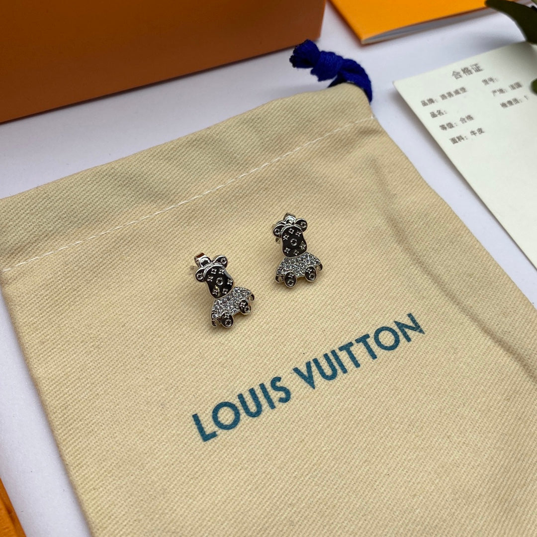 Louis Vuitton Bear 18K Gold Earrings product image 5, provided for visual reference and product detail review