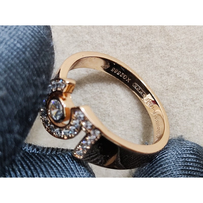 Chanel No.5 Diamond 18K Gold Ring product image 7, provided for visual reference and product detail review