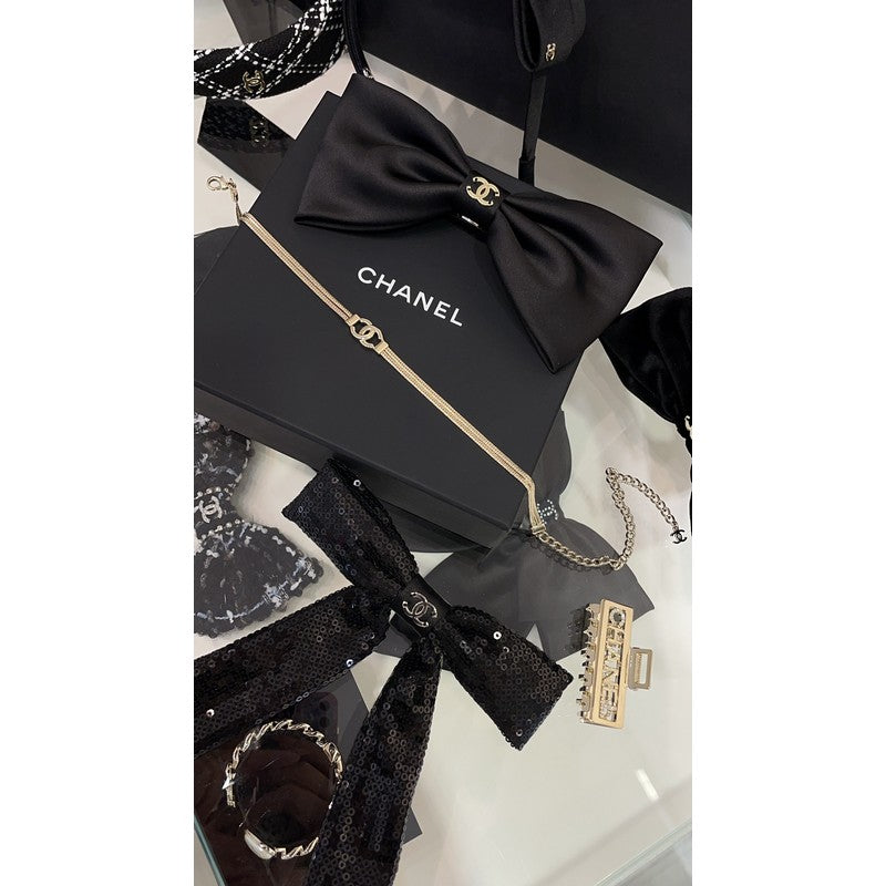 Chanel Gold Choker Chain 18K Gold Necklace product image 4, provided for visual reference and product detail review