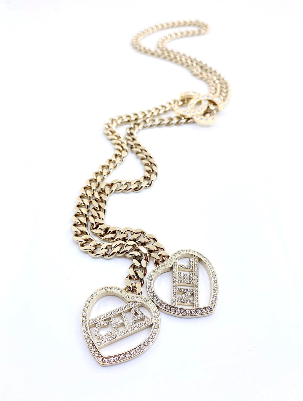 Chanel Heart Chain 18K Gold Necklace product image 3, provided for visual reference and product detail review