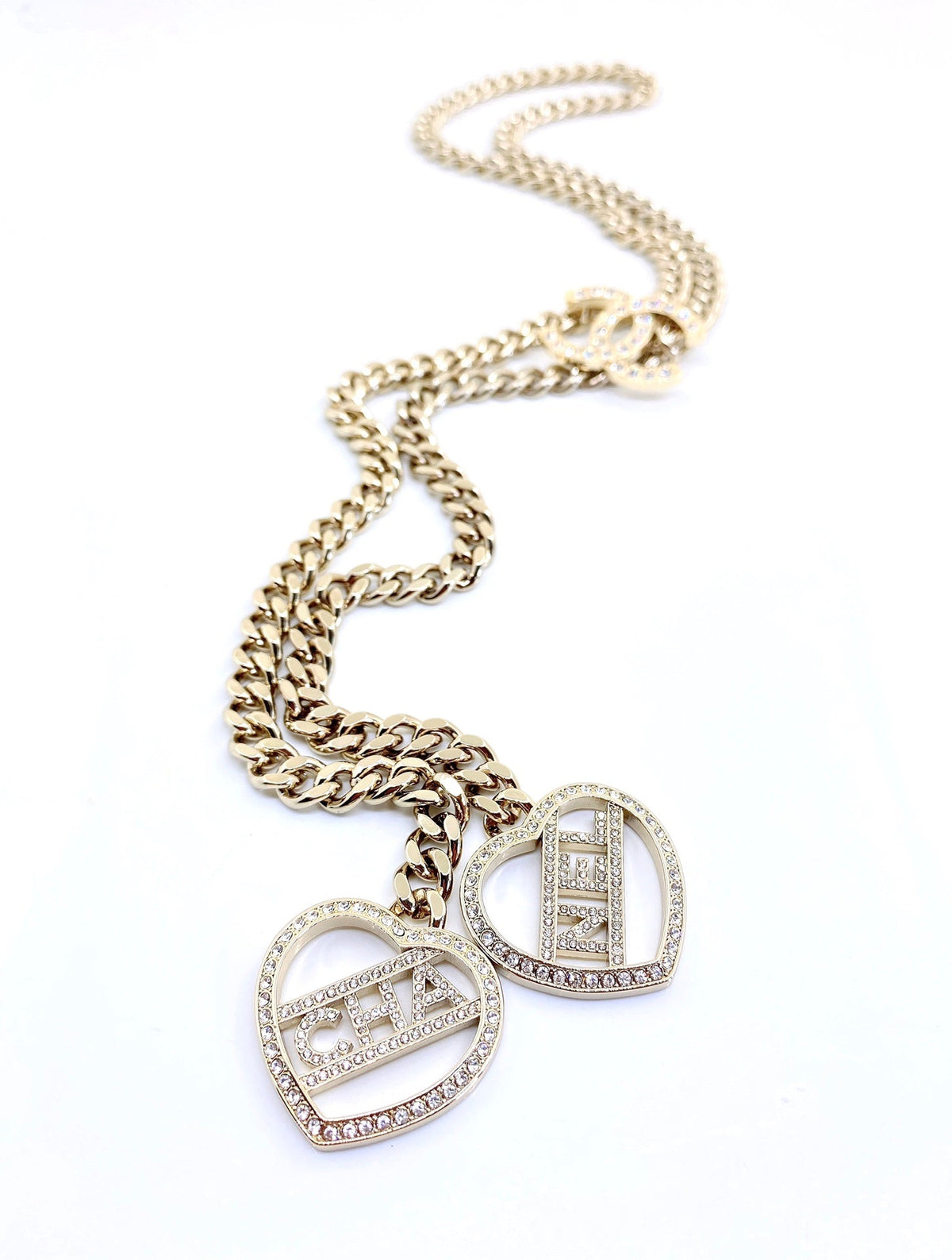 Chanel Heart Chain 18K Gold Necklace product image 3, provided for visual reference and product detail review