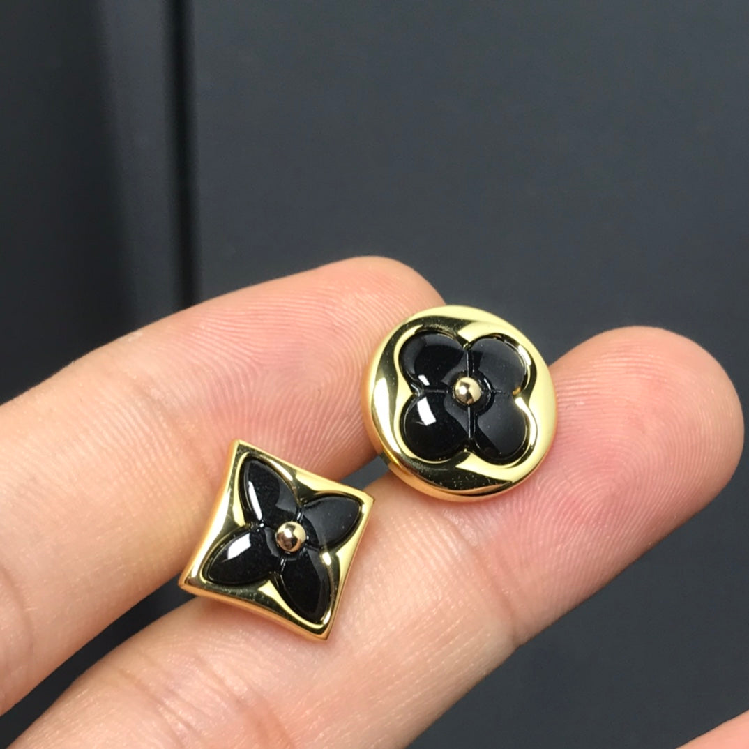 Louis Vuitton Blossom 18K Gold Earrings product image 5, provided for visual reference and product detail review