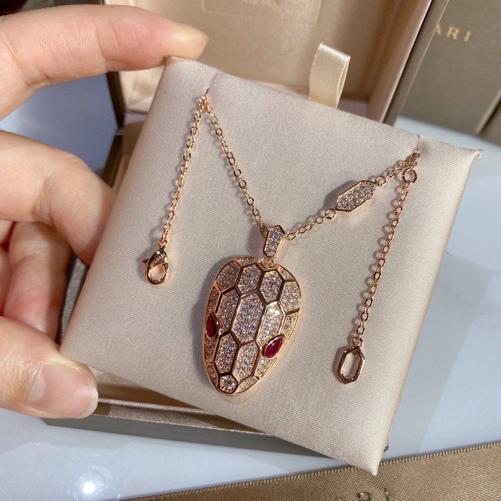 Bvlgari Serpenti 18K Gold Necklace product image 10, provided for visual reference and product detail review