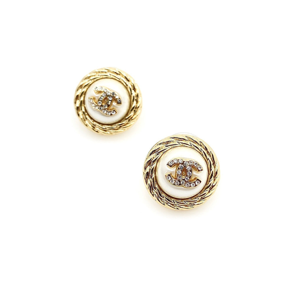 Chanel White Pearl 18K Gold Earrings product image 1, provided for visual reference and product detail review