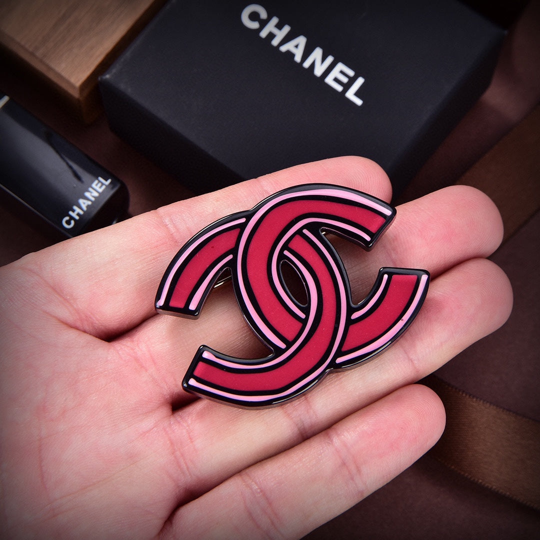 Chanel Pink 18K Gold Brooch product image 2, provided for visual reference and product detail review