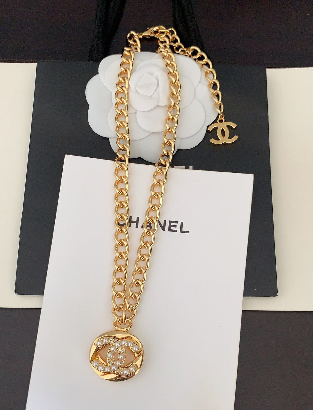 Chanel Diamond Chain 18K Gold Necklace product image 4, provided for visual reference and product detail review
