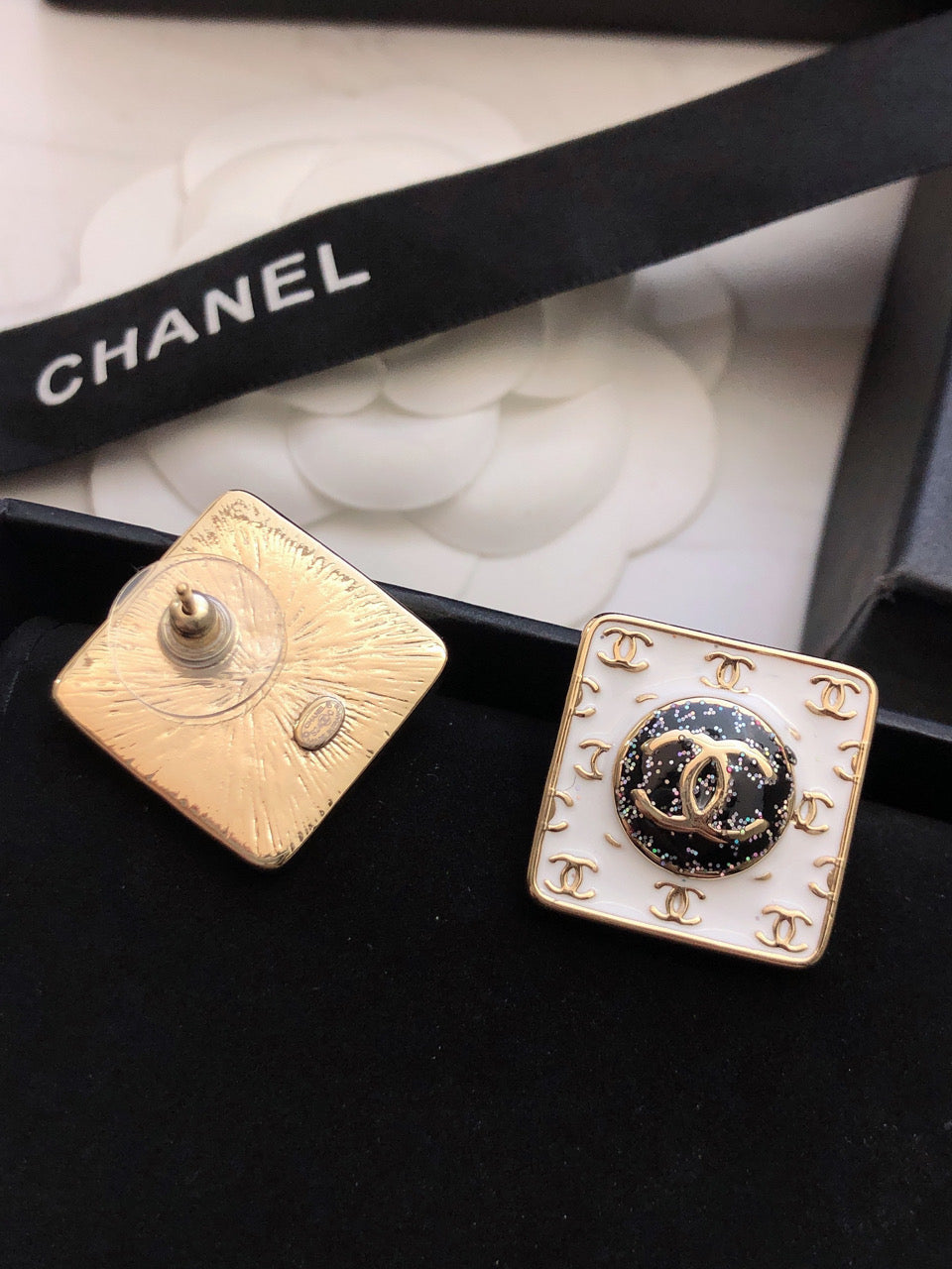 Chanel Vintage 18K Gold Earrings product image 4, provided for visual reference and product detail review