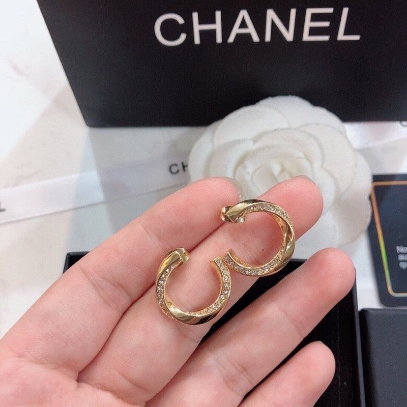 Chanel Half Circle Diamond 18K Gold Earrings product image 4, provided for visual reference and product detail review