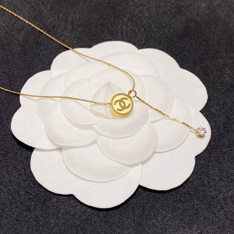 Chanel Gold 18K Gold Necklace product image 5, provided for visual reference and product detail review