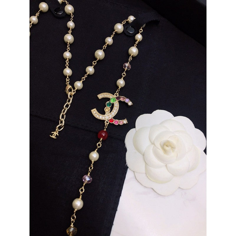Chanel Color Long Pearl 18K Gold Necklace product image 2, provided for visual reference and product detail review
