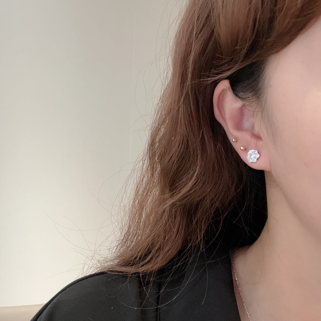 Flower Crystal 18K Gold Earrings product image 4, provided for visual reference and product detail review