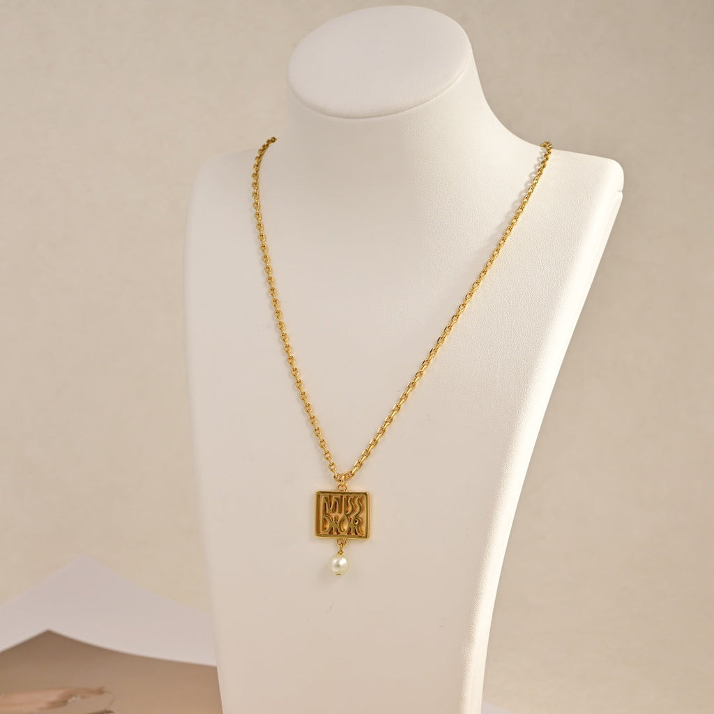 Dior Miss 18K Gold Necklace product image 5, provided for visual reference and product detail review