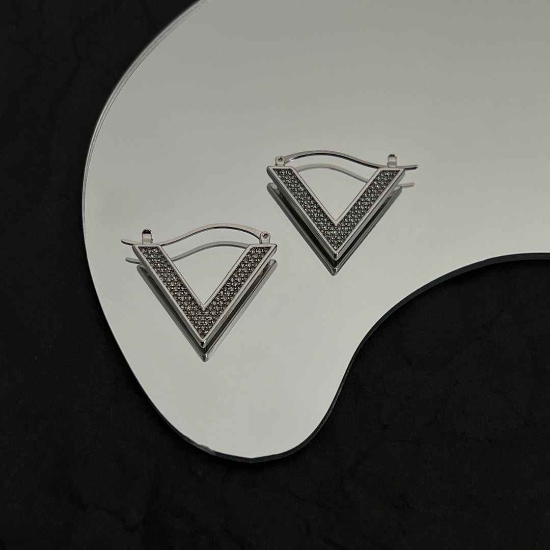 Valentino Diamonds 18K Gold Earrings product image 3, provided for visual reference and product detail review