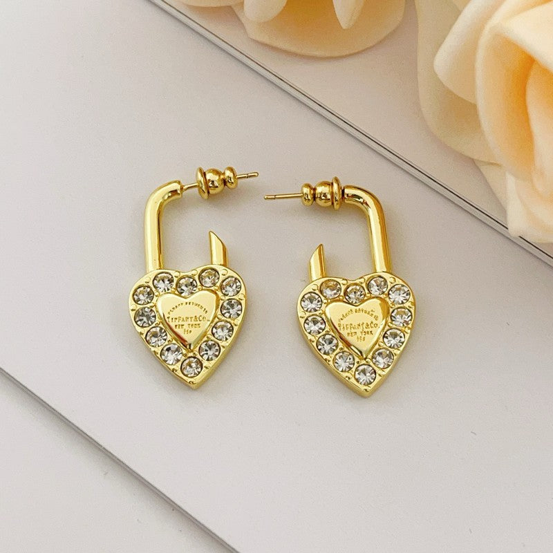 Tiffany Diamond Heart 18K Gold Earrings product image 7, provided for visual reference and product detail review