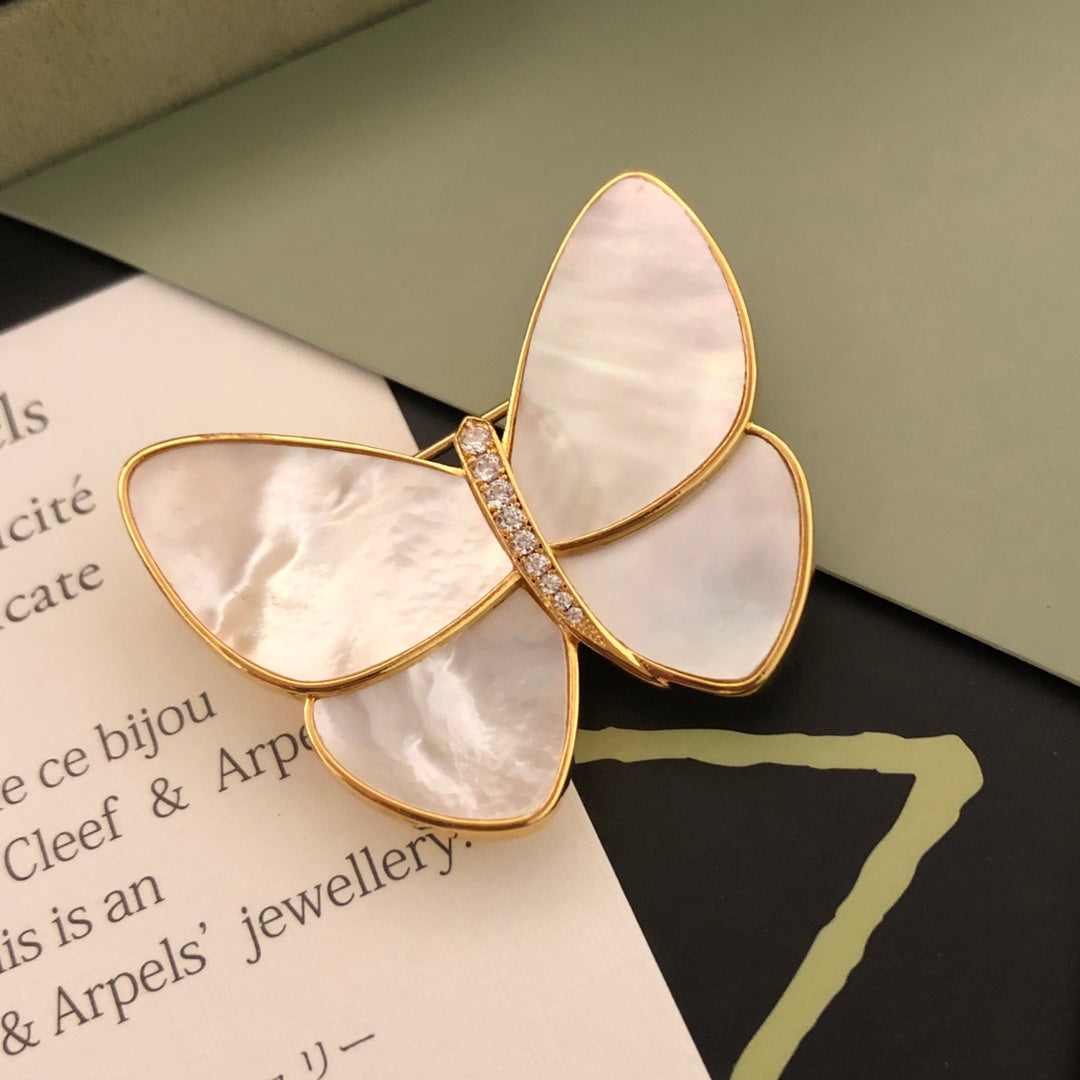 Butterfly 18K Gold Brooch product image 4, provided for visual reference and product detail review