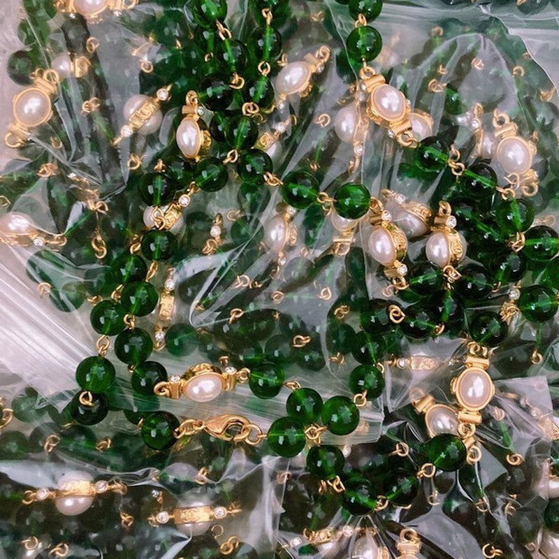 Chanel Long Green & White Pearls 18K Gold Necklace product image 4, provided for visual reference and product detail review