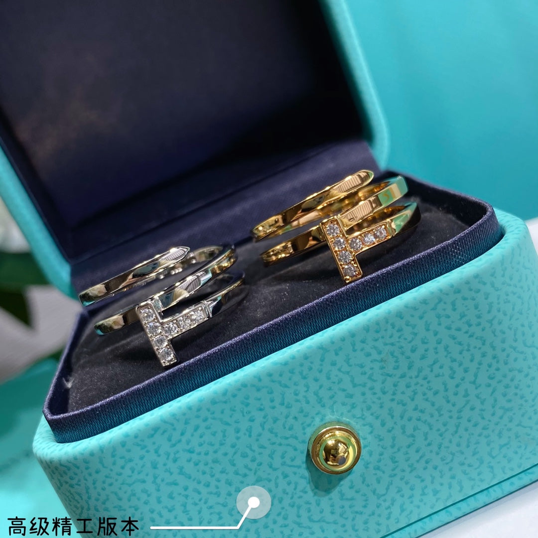 Tiffany Diamond Square 18K Gold Ring product image 2, provided for visual reference and product detail review