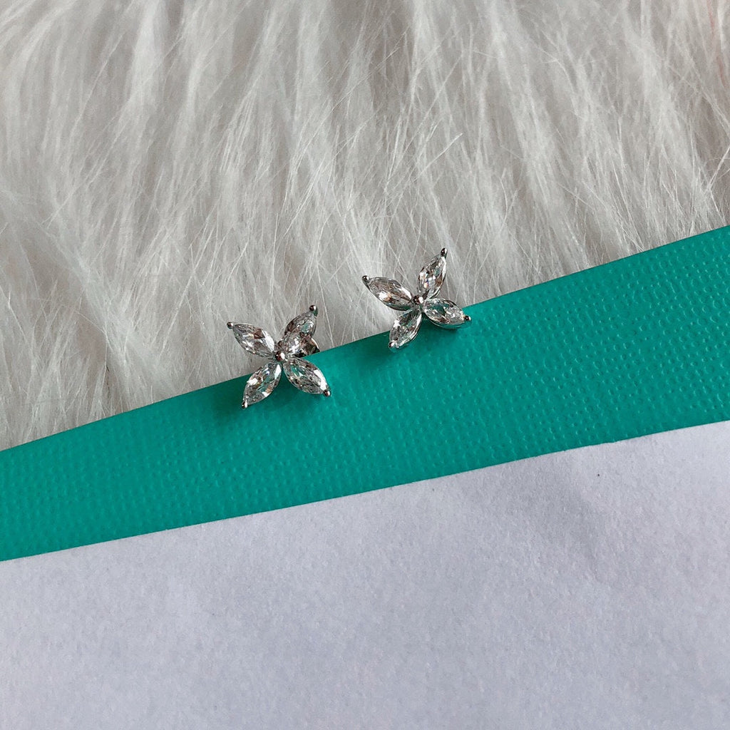Tiffany Victoria 18K Gold Earrings product image 8, provided for visual reference and product detail review