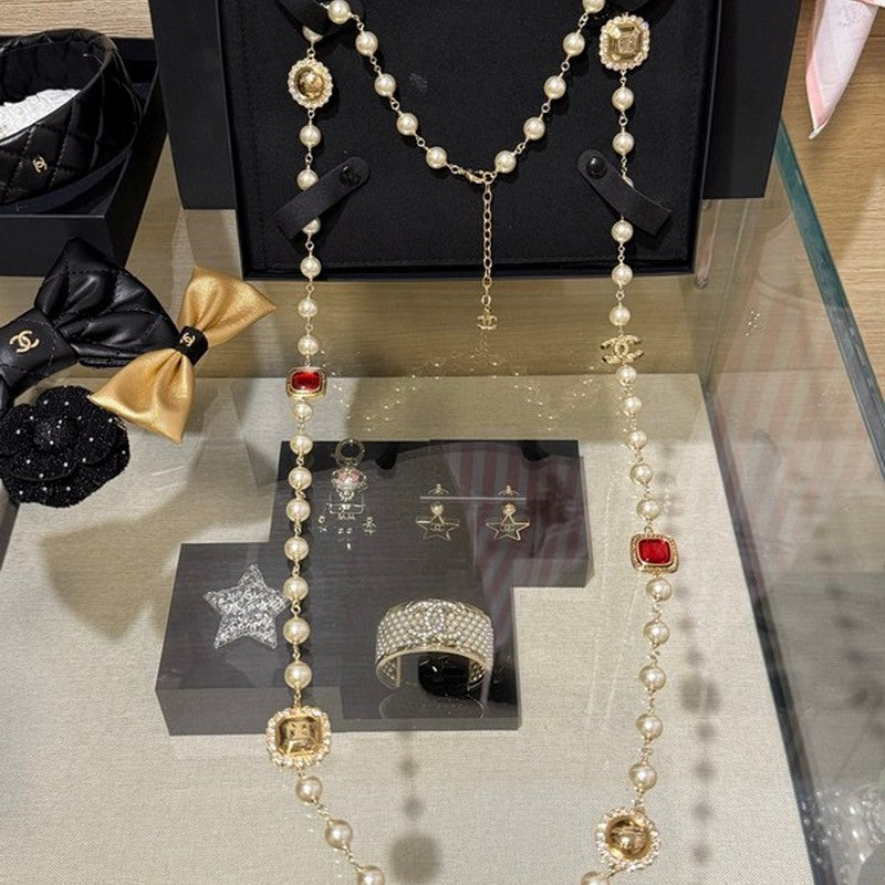 Chanel Long Pearl Red Crystals 18K Gold Necklace product image 3, provided for visual reference and product detail review