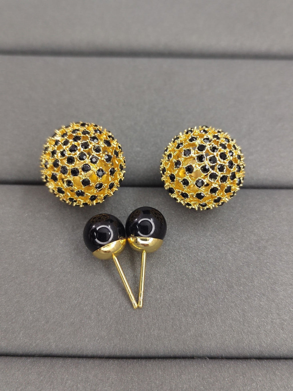 Dior Tribales Black Stone-Effect Resin Pearls 18K Gold Earrings product image 8, provided for visual reference and product