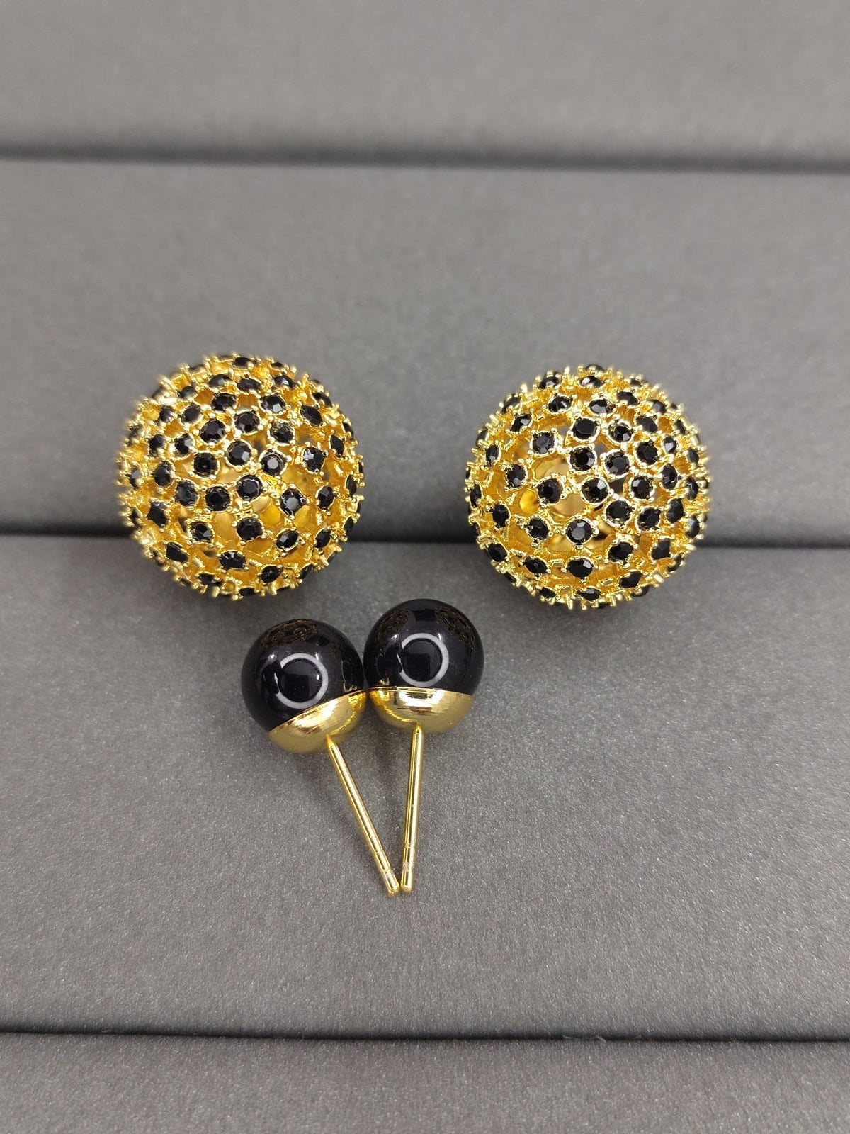 Dior Tribales Black Stone-Effect Resin Pearls 18K Gold Earrings product image 8, provided for visual reference and product