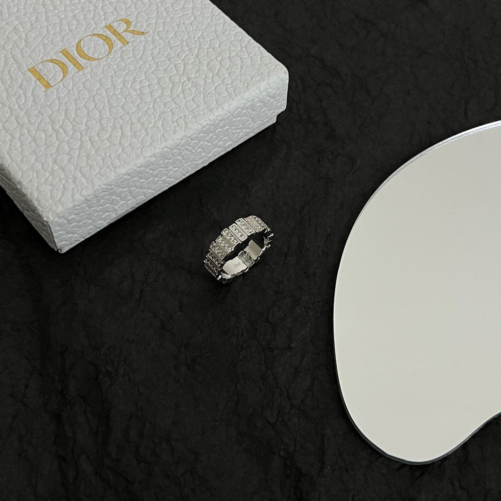 Dior Gem Diamonds 18K Gold Ring product image 5, provided for visual reference and product detail review