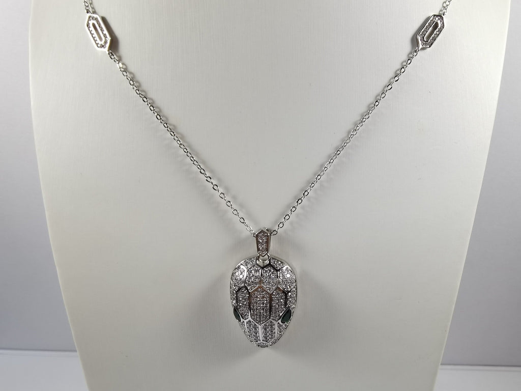 Bvlgari Serpenti Emerald 18K Gold Necklace product image 6, provided for visual reference and product detail review