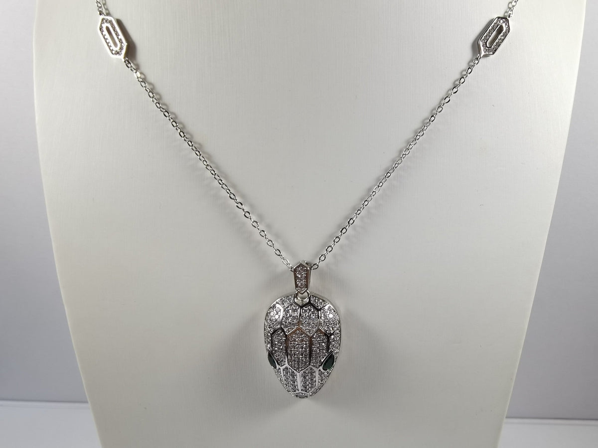 Bvlgari Serpenti Emerald 18K Gold Necklace product image 6, provided for visual reference and product detail review