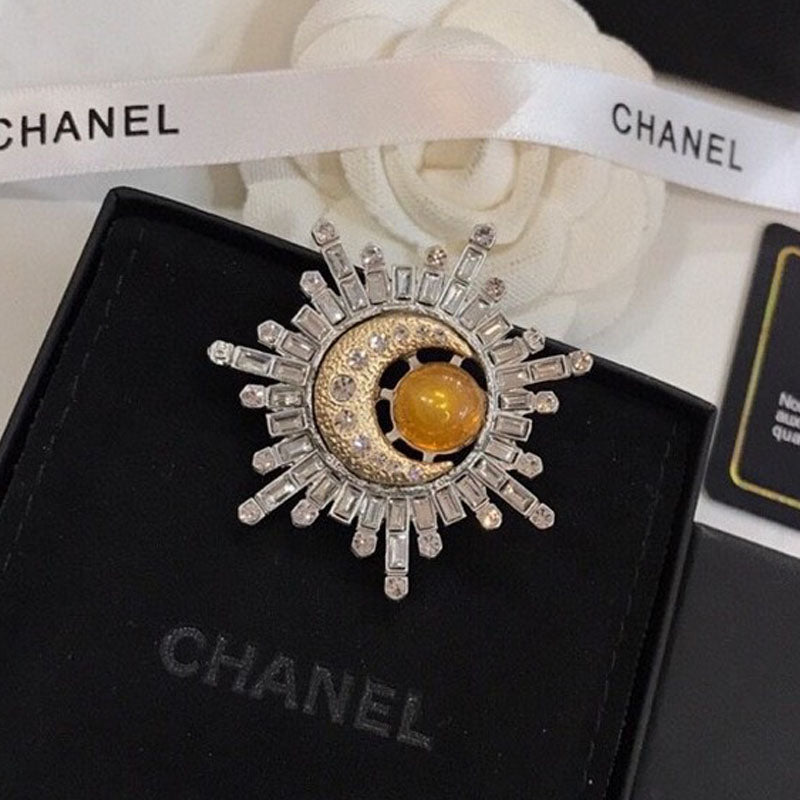 Chanel Crystal 18K Gold Brooch product image 2, provided for visual reference and product detail review