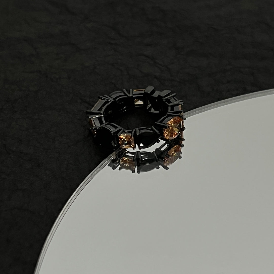 Louis Vuitton Light Crystals 18K Gold Ring product image 9, provided for visual reference and product detail review