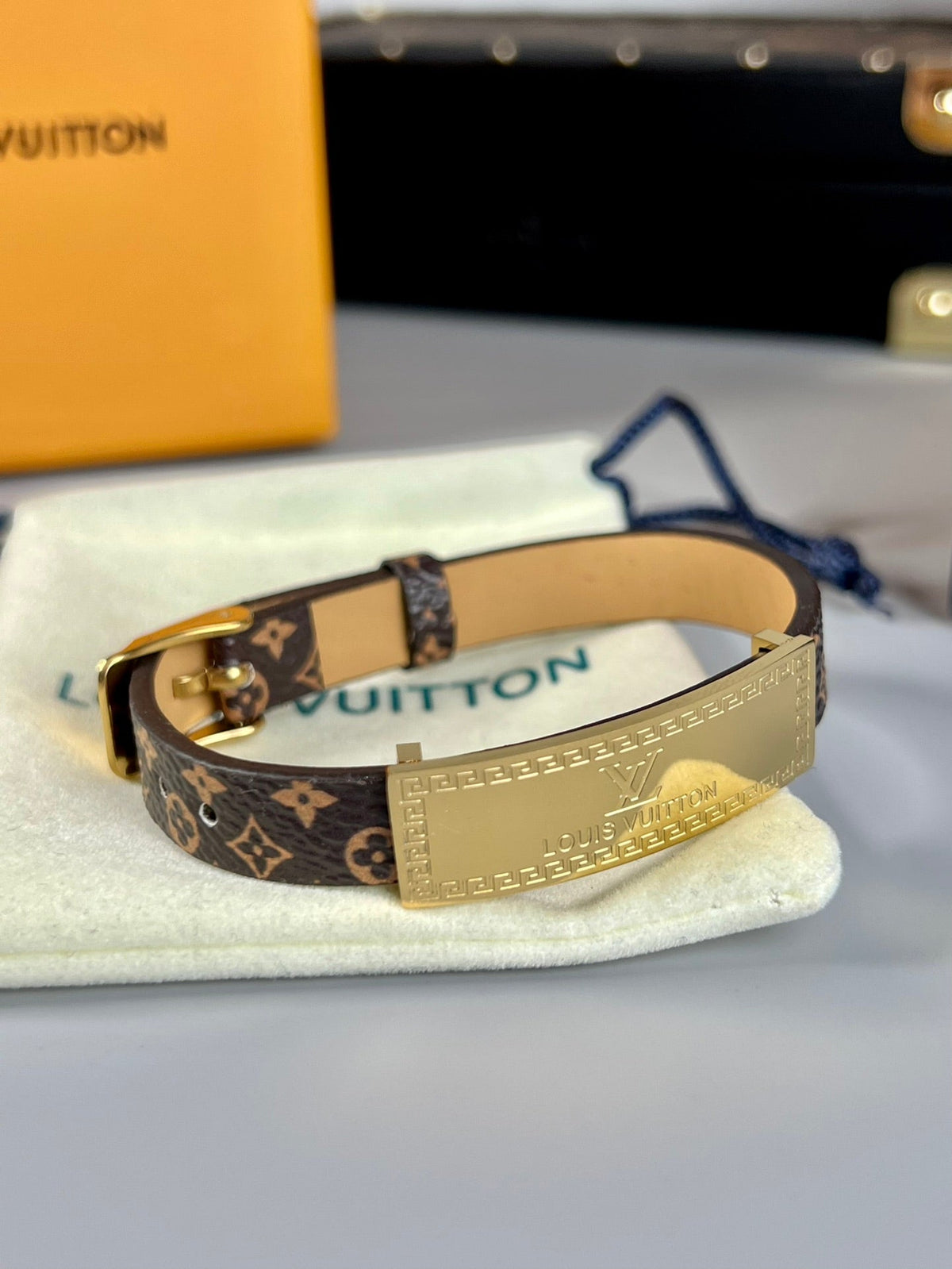 Louis Vuitton Leather 18K Gold Bracelet product image 4, provided for visual reference and product detail review