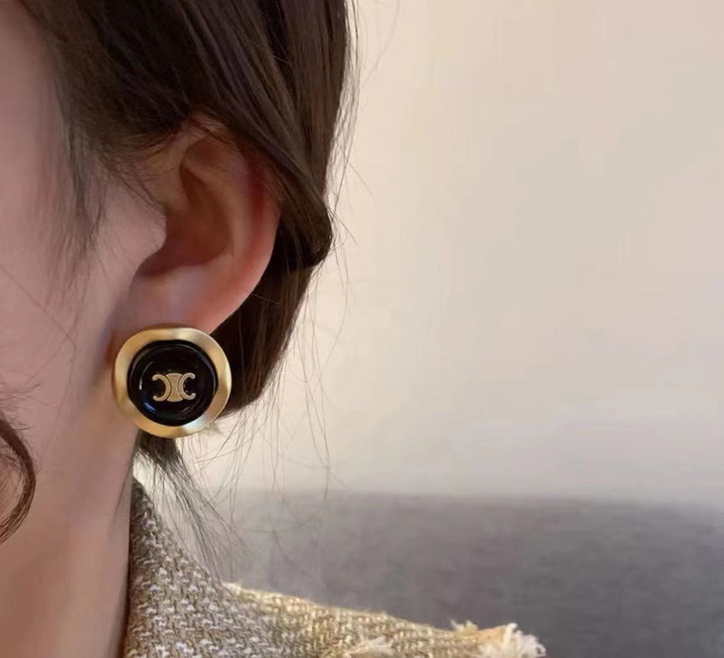 Celine Pearl 18K Gold Earrings product image 6, provided for visual reference and product detail review
